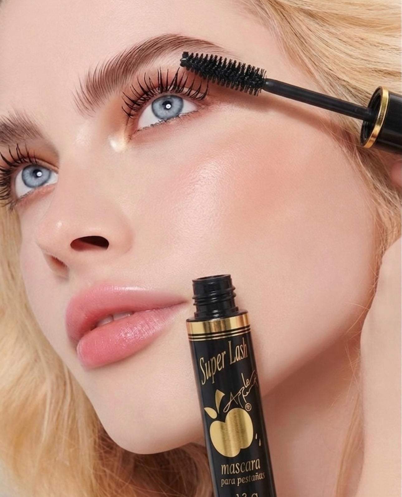 By Apple Mascara negra